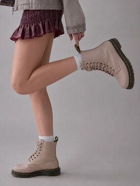 Dr. Martens 8 Eye Boots - Vintage Taupe Colour - 1460 Pascal